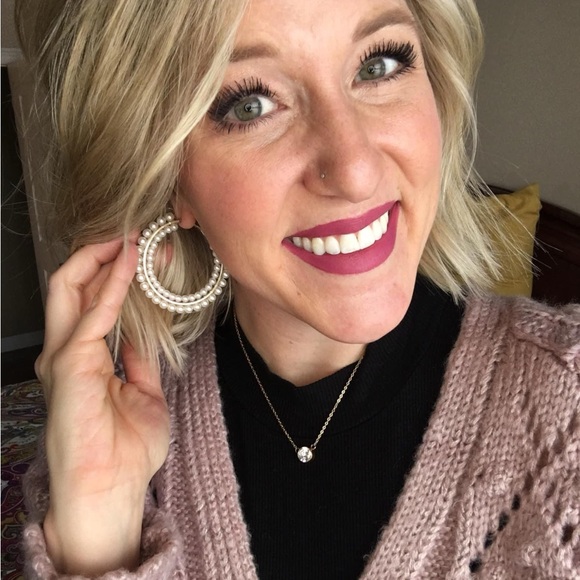 NEW Pearl Hoop Earrings - Picture 2 of 8